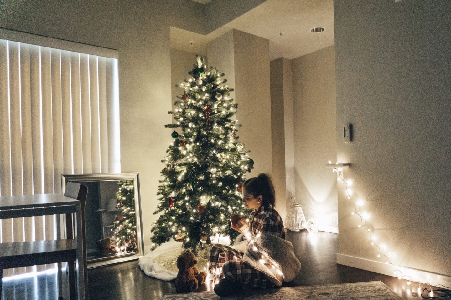 5 Christmas Things You Need For Your First Apartment
