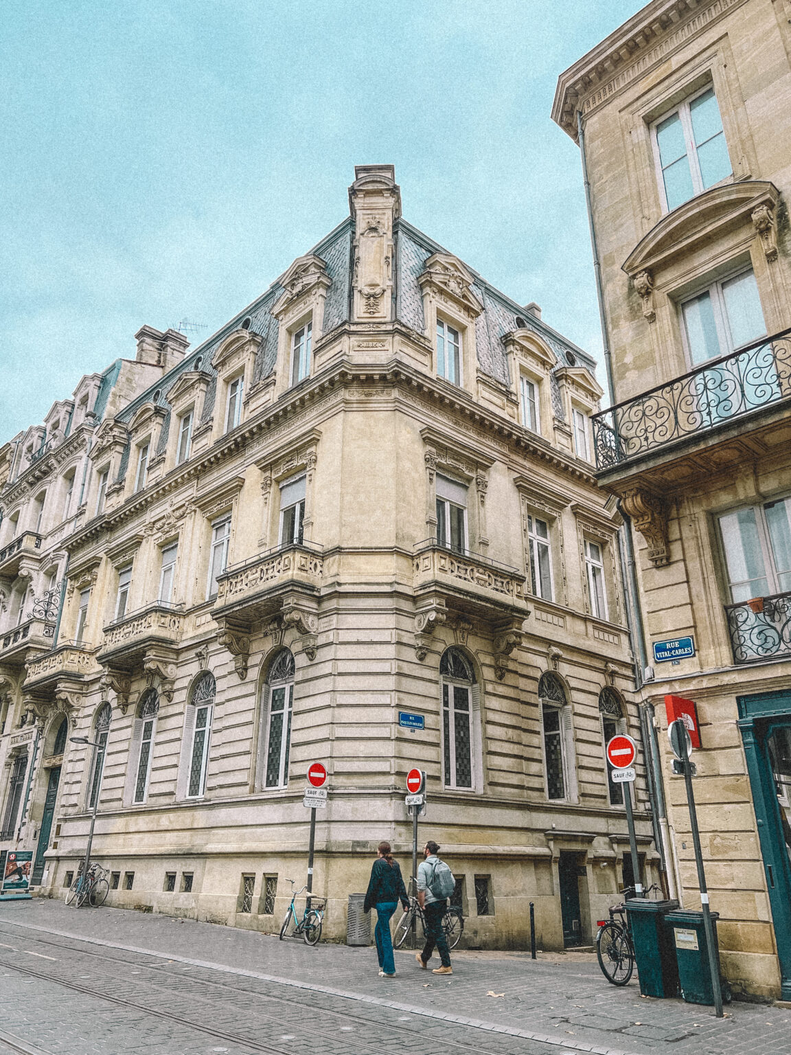 How to Spend One Day in Bordeaux: Layover in Bordeaux Itinerary
